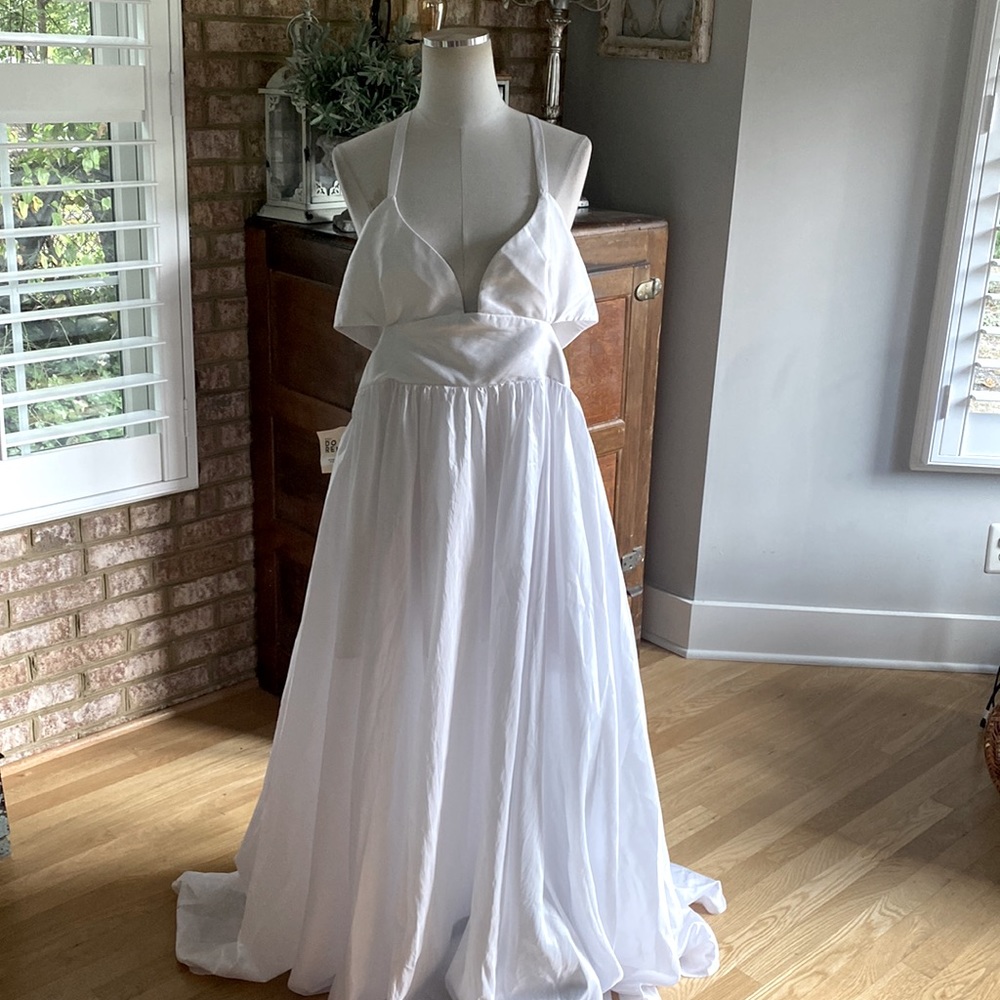 FAME AND PARTNERS WHITE CUT OUT SPECIAL OCCASION DRESS PLUS 18 NEW WEDDING